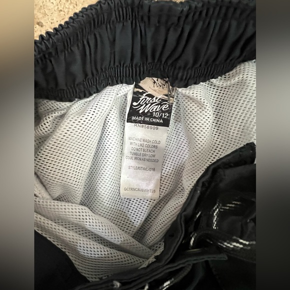 Boys striped swim trunks - Picture 3 of 3